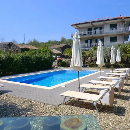 Apartment With Air Conditioning And Salt Pool